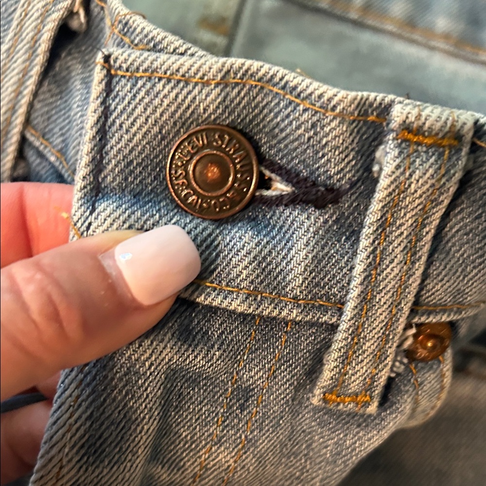 Vintage 1970s Levi's Light Blue Relaxed Jeans - Picture 13 of 16